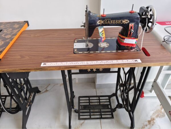 Ganesh Link Model Sewing Machine