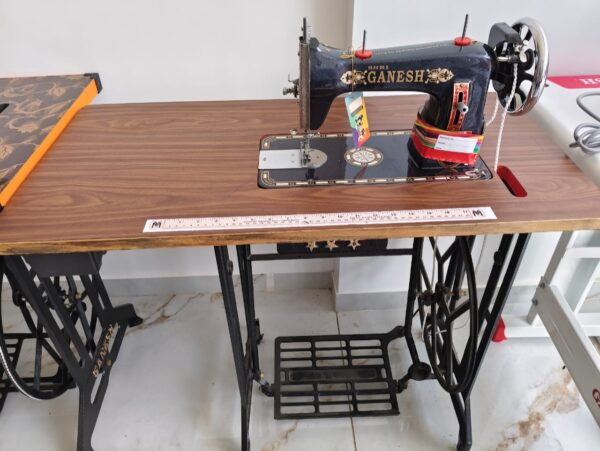 Ganesh Link Model Sewing Machine